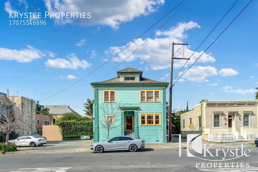 Beautiful home with large rooms and tons o... House for Rent in