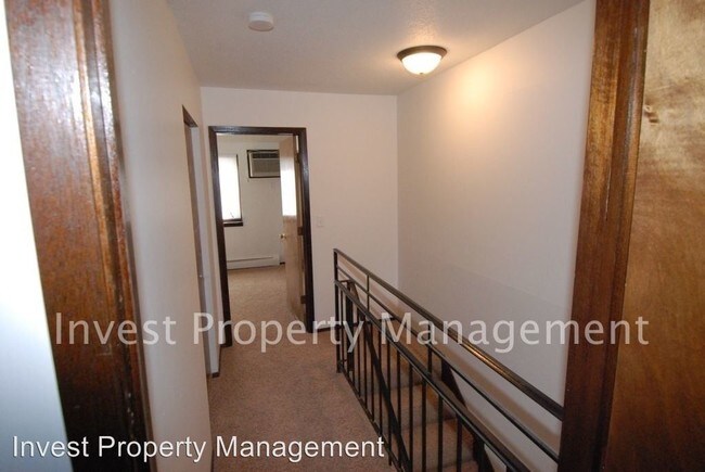 Building Photo - 637 13th St S