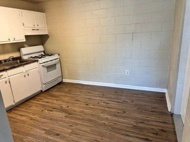 Dining Area - Palm Court Apartments