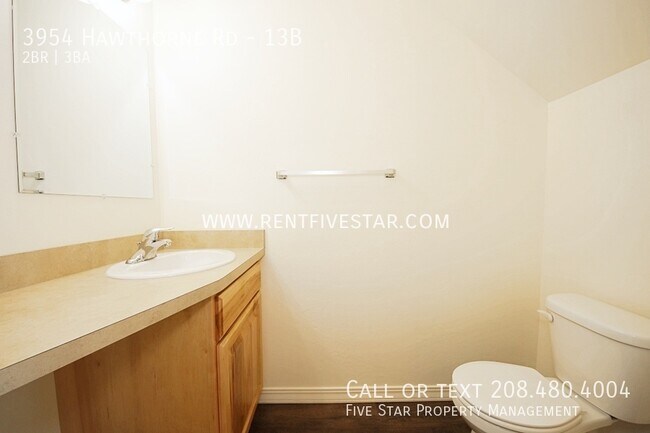 Foto del edificio - Spacious Townhome With 2 Primary Bedrooms!...