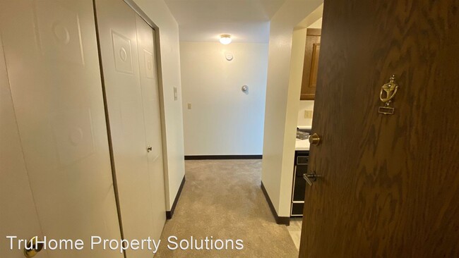 Building Photo - 715 N 40th St
