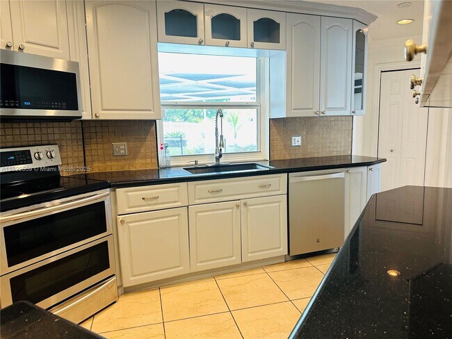 Foto del edificio - 3850 NW 81st Terrace