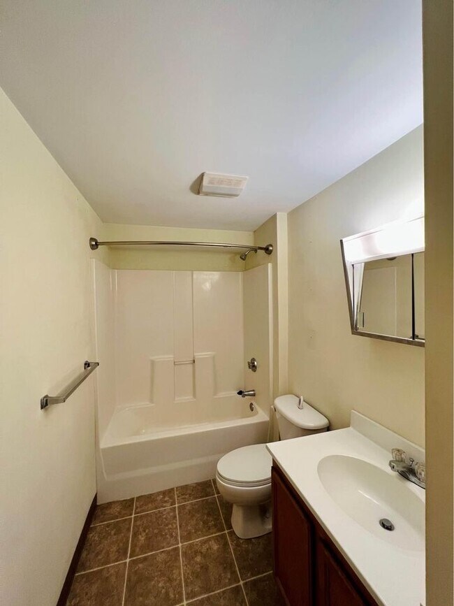 59 Ponemah Hill Rd Unit 1301, Milford, NH 03055 Condo for Rent in