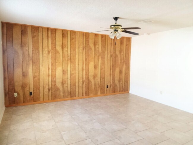 Living Room - 1035 Giovanni St