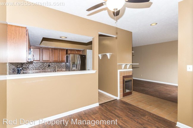 Building Photo - 2 br, 1.5 bath House - 9565 Maple Way