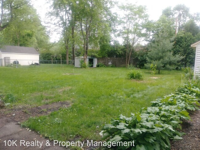 Building Photo - 3 br, 1 bath House - 825 Brisbin St