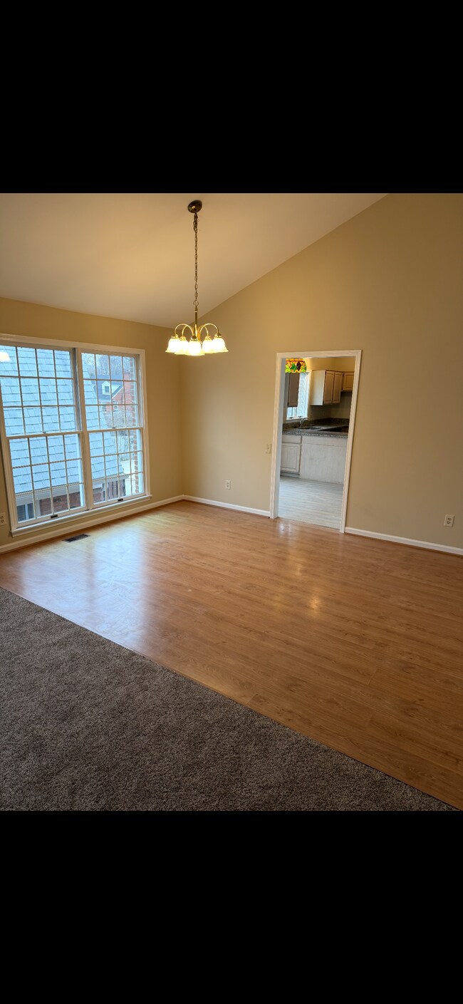 Foto del edificio - 889 Neff Rd