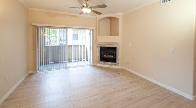 Sala de estar - 4875 S Balsam Way