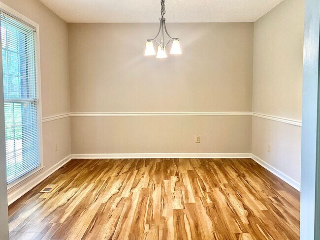 Building Photo - 3 Bedroom,2 Bath Home in north Durham with...