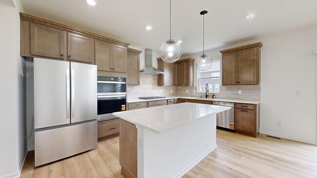 Building Photo - 826 Kuss Dr
