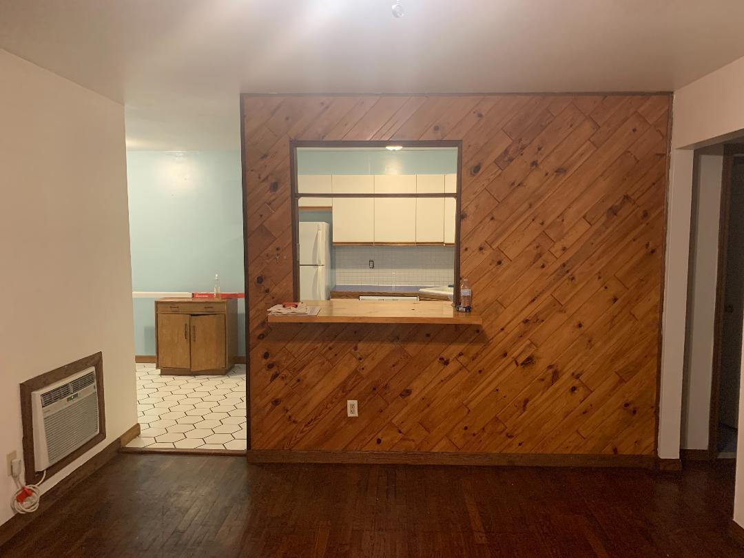 LV Rm to Kit Breakfast Bar - 735 Greens Ave