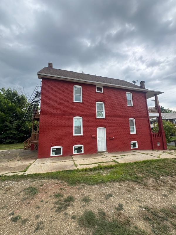 Building Photo - 15353 Yorick Ave