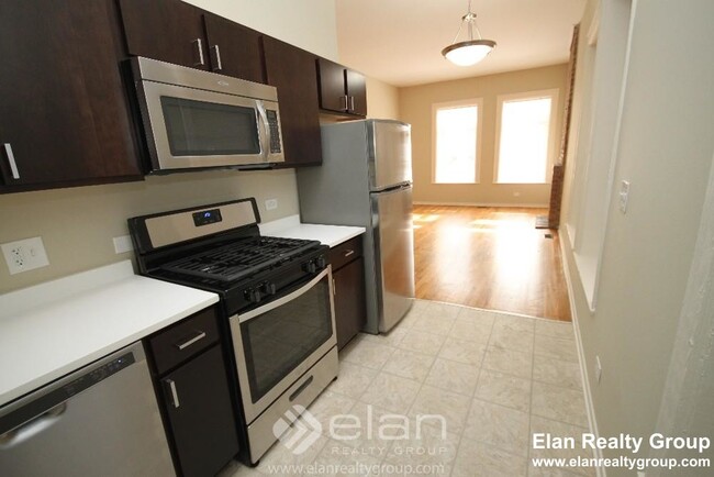 Foto del edificio - 424 W Belden Ave