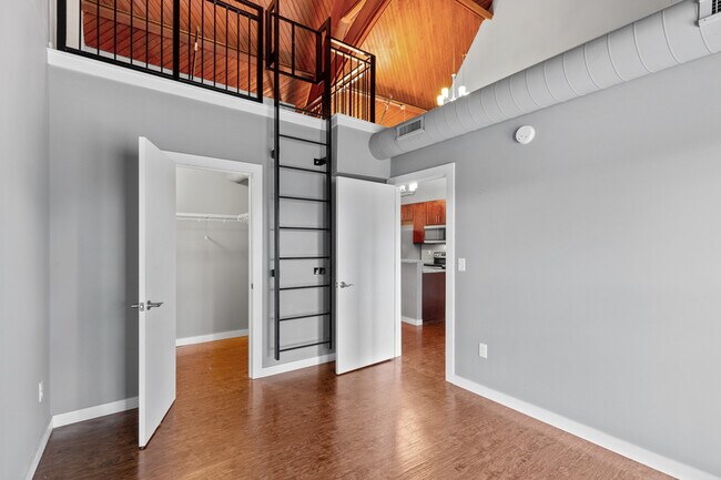 Building Photo - 4301 Olive St