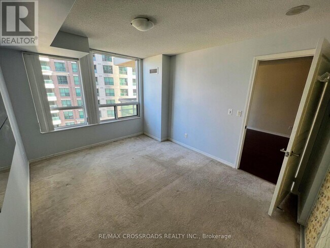 Building Photo - 509 Beecroft Rd