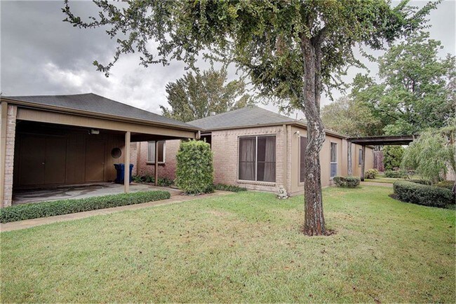 Foto del edificio - 15814 Val Vista Dr