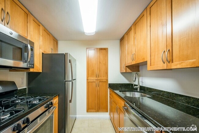 Building Photo - 244 Independence Dr