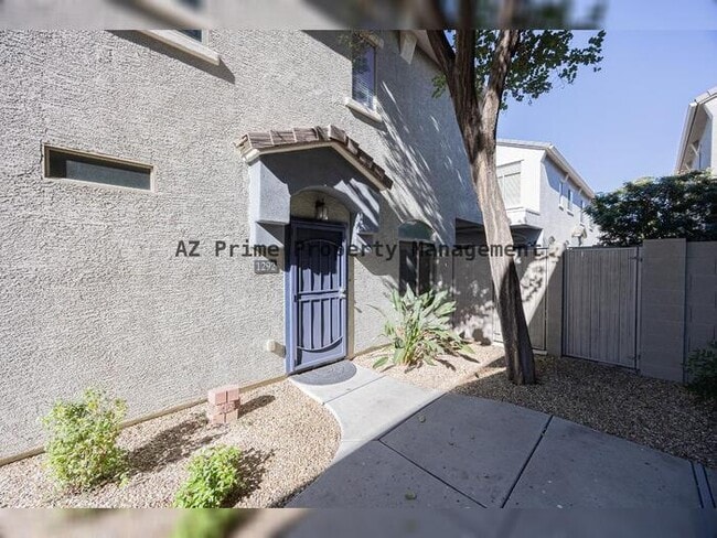 Foto del edificio - 2150 W Alameda Rd