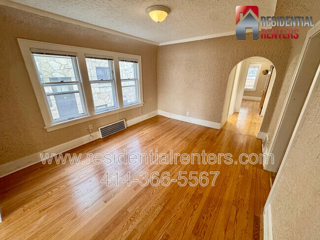 Building Photo - 2620 N 72nd St