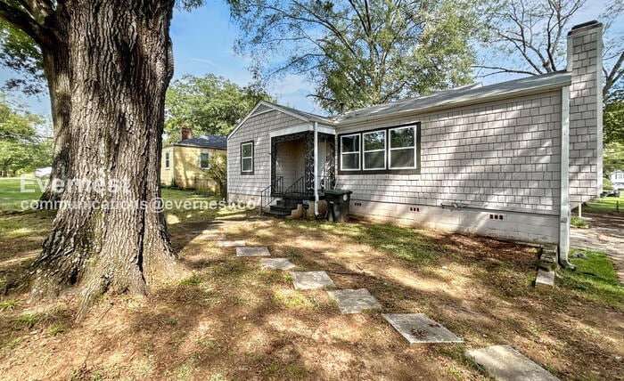 Foto principal - 913 Meadowbrook Dr