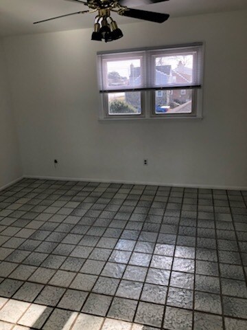Foto del edificio - 857 Kedron Ave