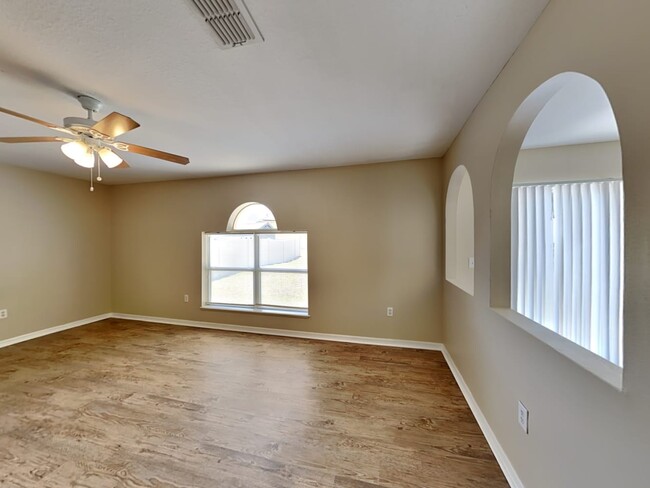 Foto del edificio - 437 Hammerstone Ave