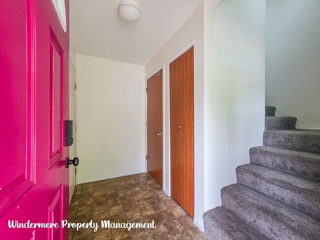 Foto del edificio - Charming Kingston 3 bed home close to ferry