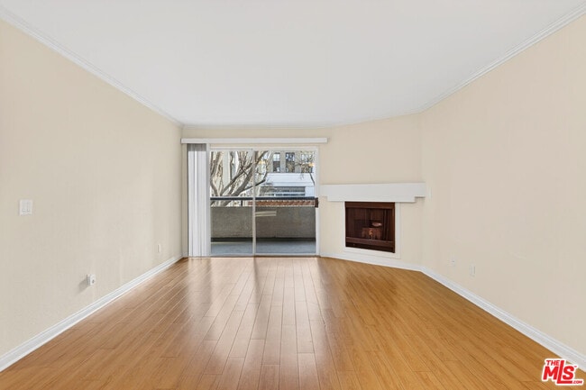 Building Photo - 21450 Burbank Blvd