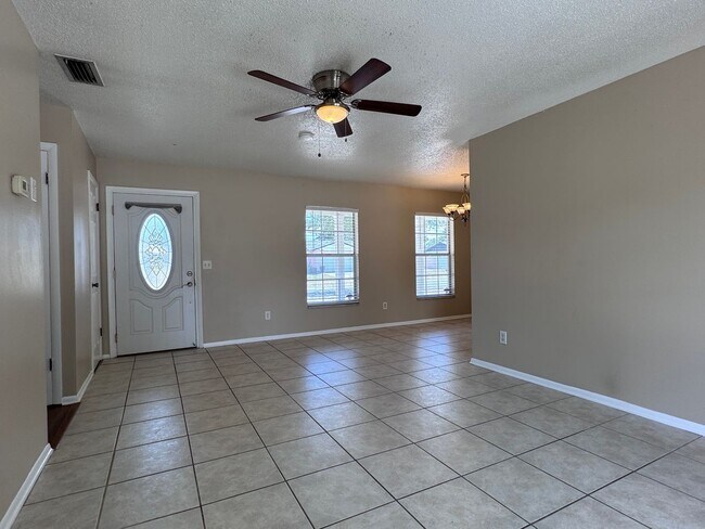Building Photo - Charming 2BR/1BA Home in Casselberry