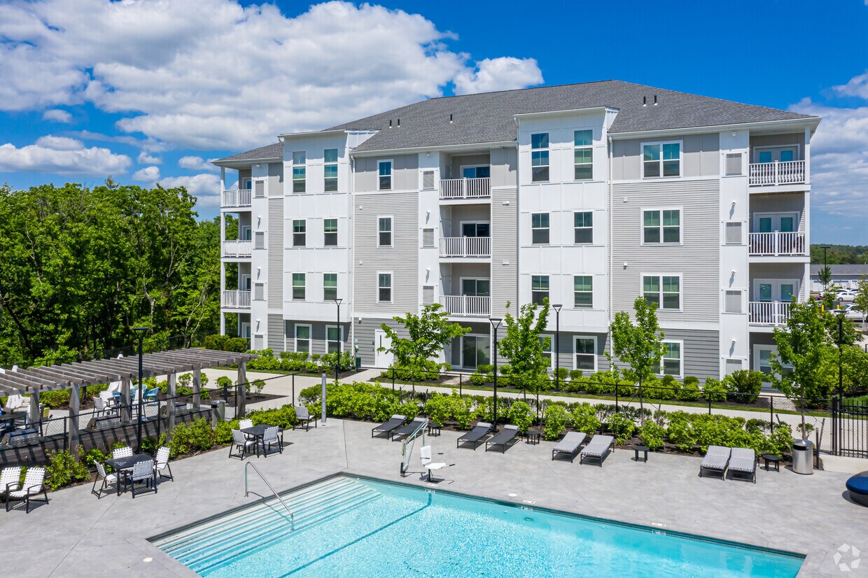 The Point at Wrentham 50 Ledgeview Way Wrentham, MA Apartments for