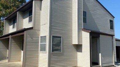 Building Photo - 901 Hartwell Dr