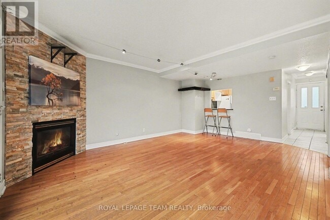 Building Photo - 187 Monterey Dr