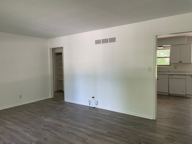 Building Photo - {6621} Updated Brick Home + 1 Car Garage