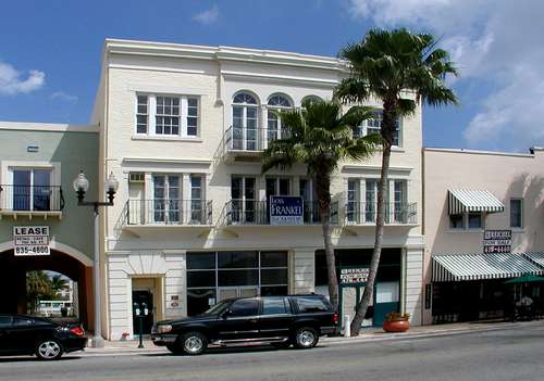 Primary Photo - 533 Clematis St