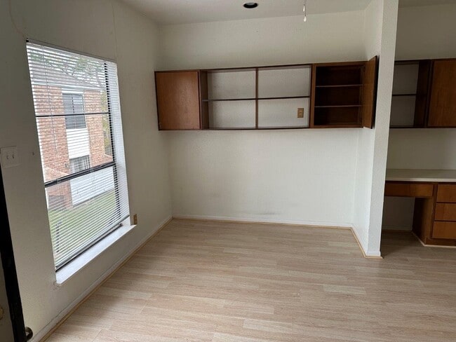 Building Photo - 7901 Cambridge St