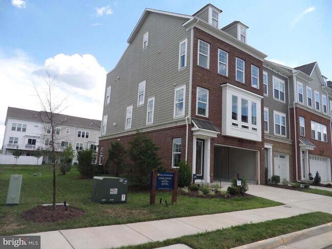 Foto del edificio - 42939 Running Creek Square