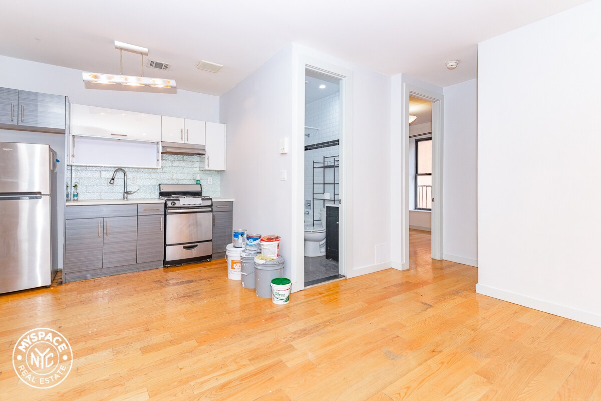 Primary Photo - 279 Nostrand Ave.