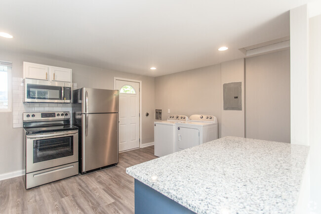 2BR, 1BA - 832 SF - The Huntley at Gahanna