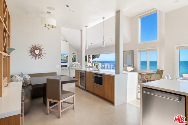 Building Photo - 28026 Sea Ln Dr