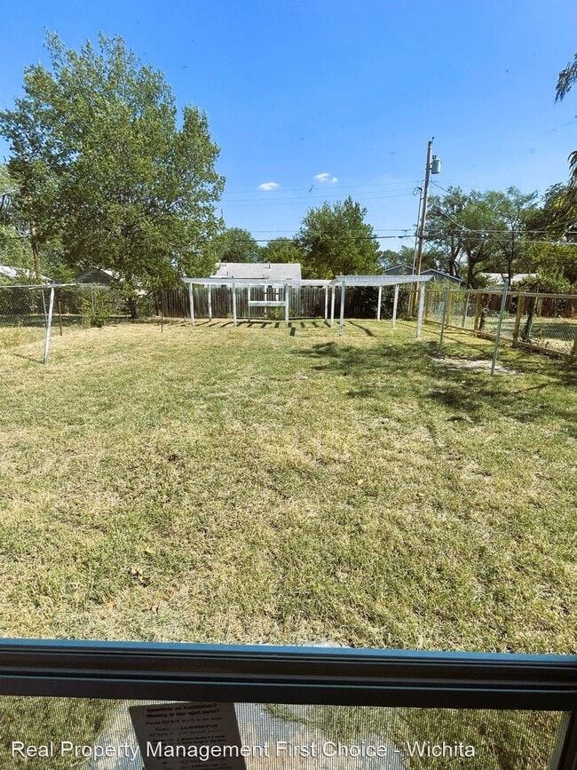 Building Photo - 1 br, 1 bath House - 1732 N Poplar