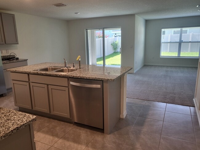 Building Photo - 38336 Sonnet Landing Ave