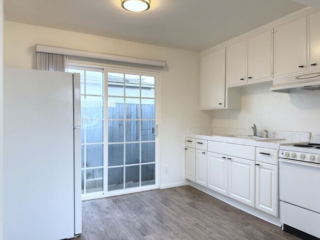 Foto del edificio - 1026 S Tremont St