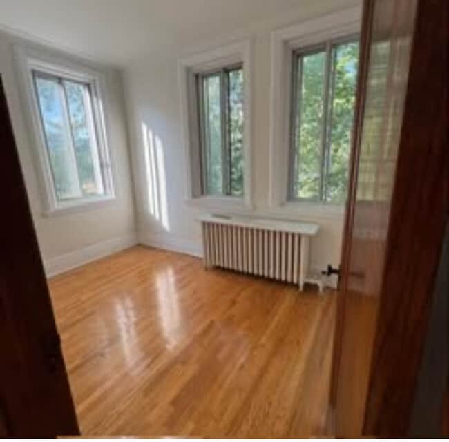 Building Photo - 6 Pl Park