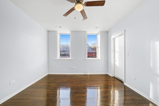 Building Photo - 3540 E 95th St