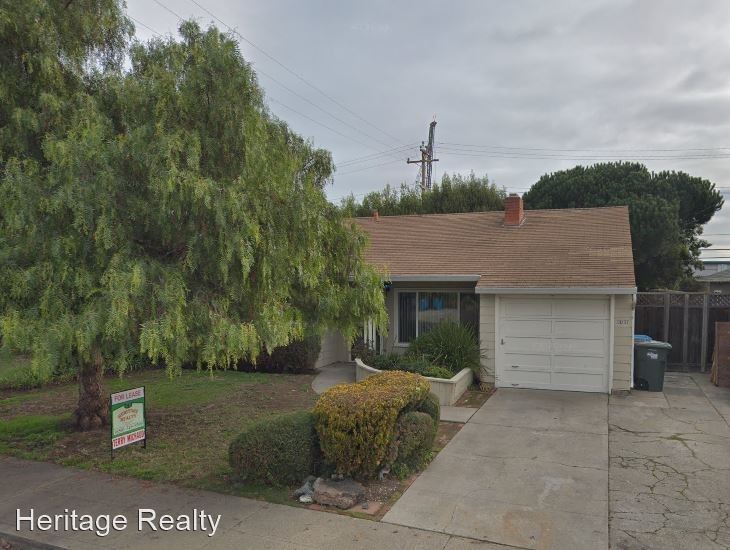 Primary Photo - 3 br, 1 bath House - 2037 SHOREVIEW AVE.
