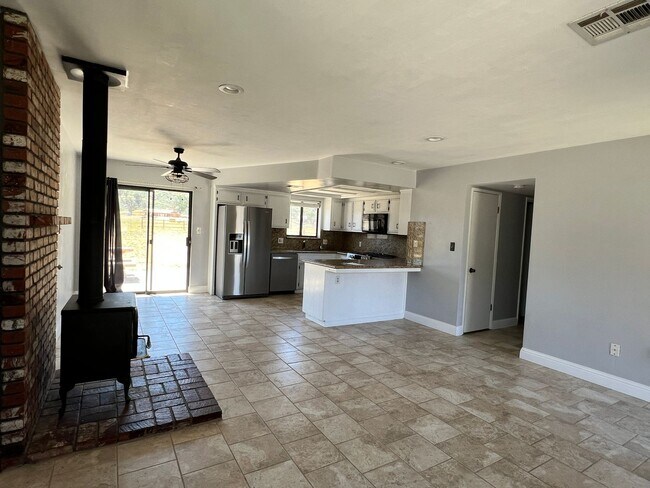 Foto del edificio - Beautiful Home 3BR/2Bath  on Bear Valley Springs Valley Floor