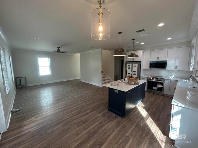 Building Photo - 5126 Pine Rd