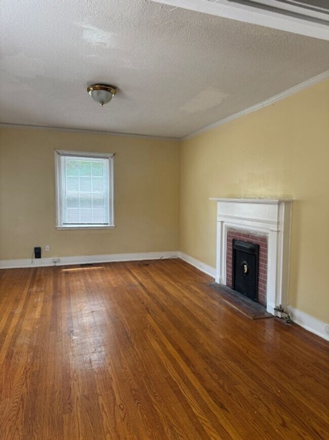 Building Photo - 1308 Holman St