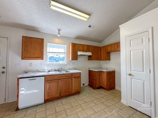Foto del edificio - 7024 Davis Forest Ln