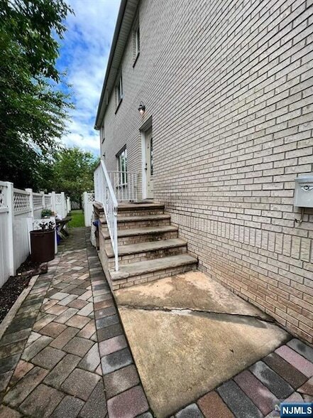 Foto del edificio - 367 Morse Ave